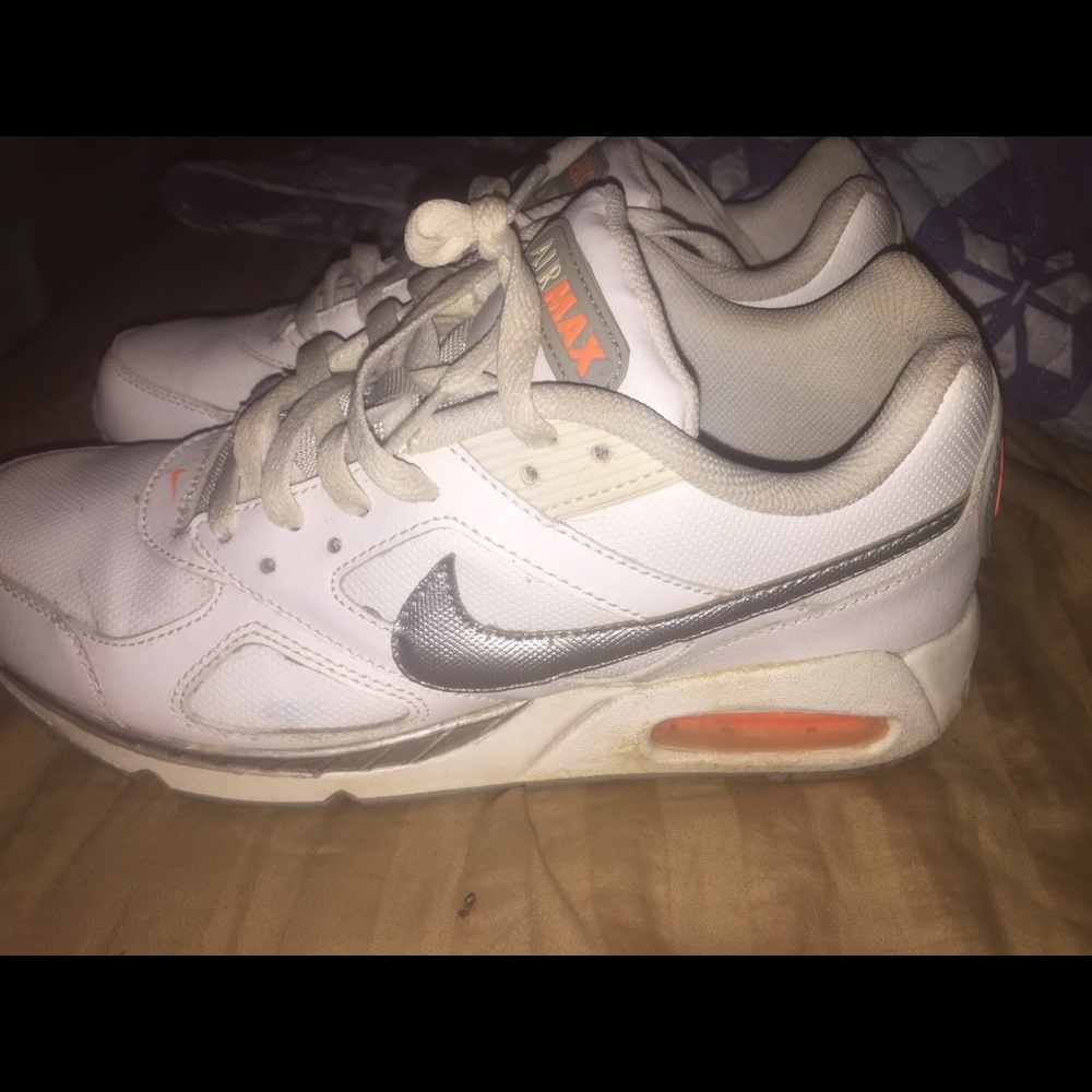 White and orange Nike air max size 9